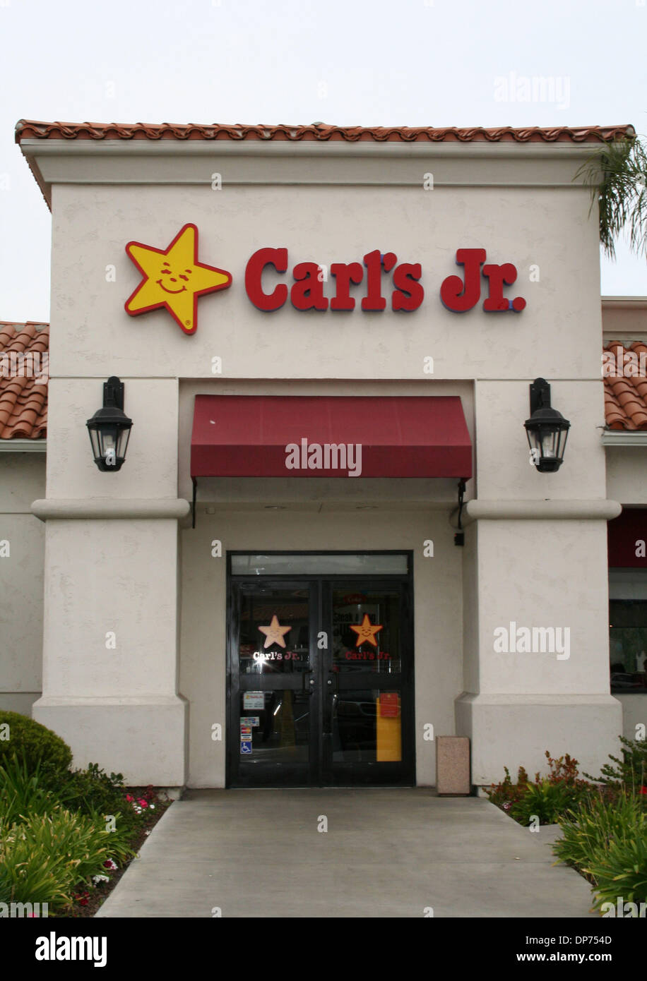 Nov 03, 2006; San Clemente, CA, EE.UU.; Carl's Jr. es un restaurante de  comida rápida americana cadena, situados principalmente en la mitad  occidental de los Estados Unidos. Fue fundada en 1941 por