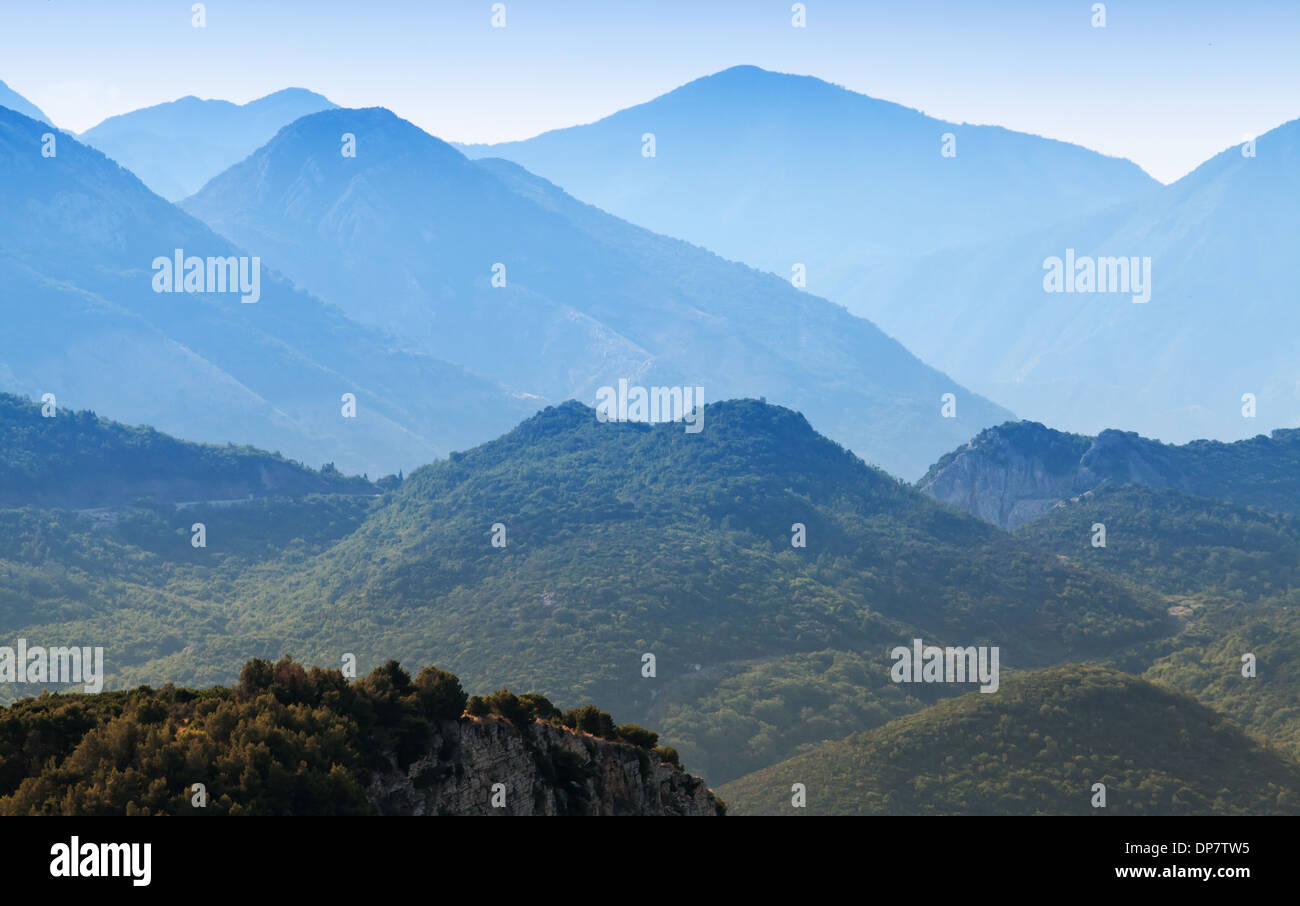 Resumen paisaje de montaña. Costa del mar Adriático, Montenegro Foto de stock