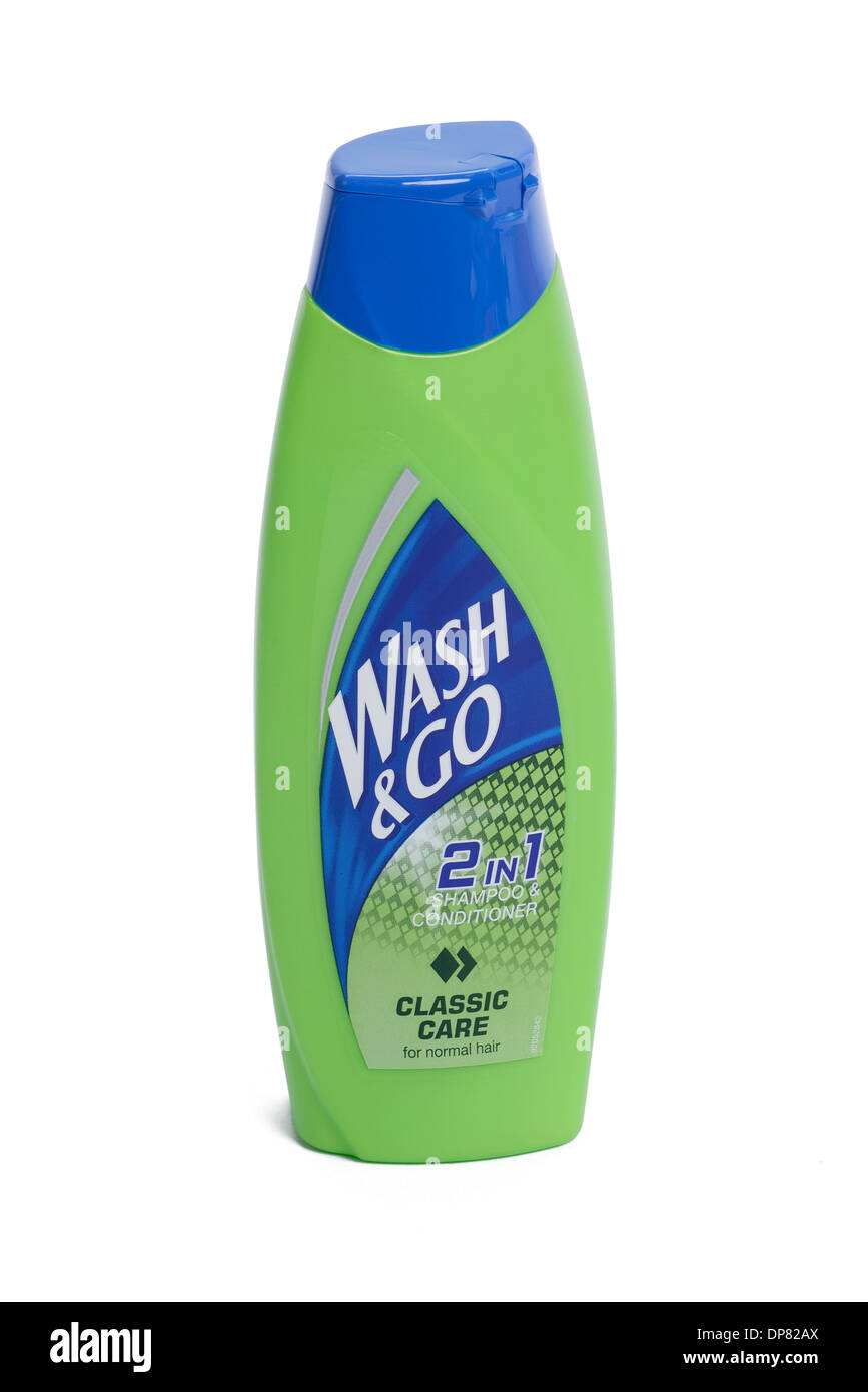 Botella de plástico de Wash & Go champú 2 en 1 Foto de stock