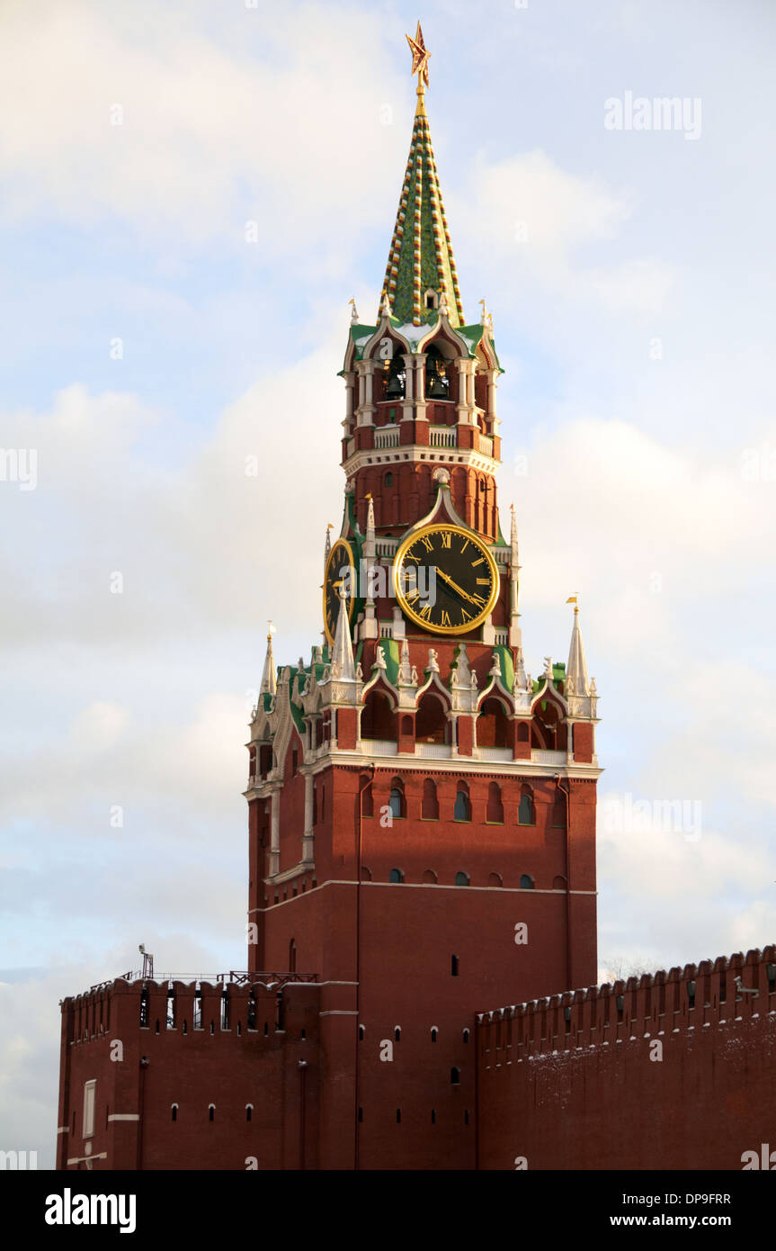 Salvador Gate Tower en el Kremlin, Moscú Foto de stock