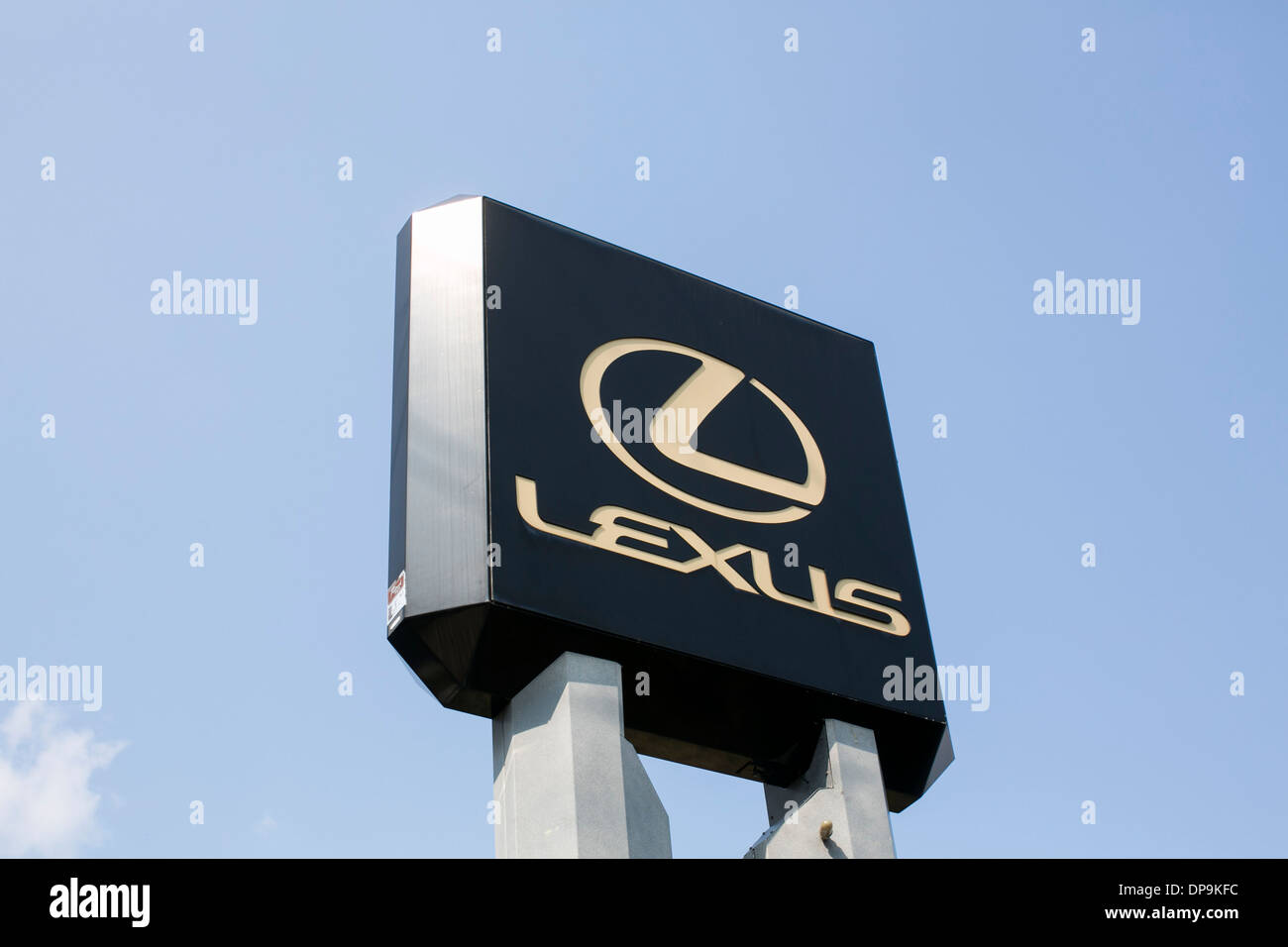 Un concesionario Lexus mucho en los suburbios de Maryland. Foto de stock