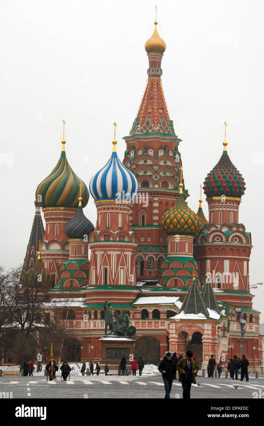 Catedral de San Basilio en la Plaza Roja de Moscú Foto de stock