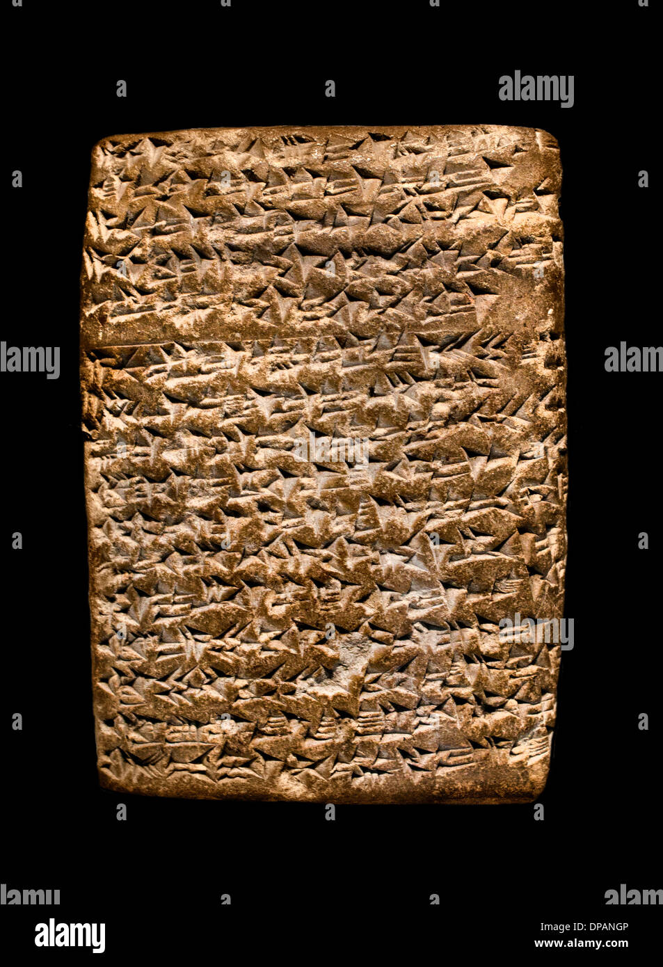 Correspondencia diplomática cuneiformes sombrío faraón Akhenaton lengua Akadiana príncipe vasallo Akshapa Tell el Amarna Egipto 1.350 A.C. Foto de stock