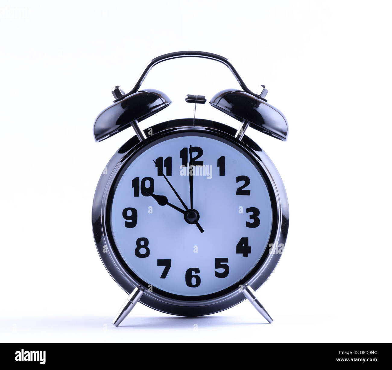Reloj alarma sobre fondo blanco con 10 o'clock Fotografía de stock - Alamy