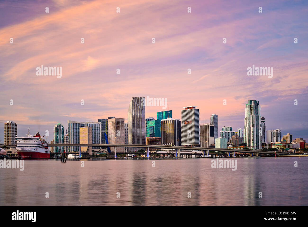 Miami, Florida, EE.UU. ciudad al amanecer. Foto de stock