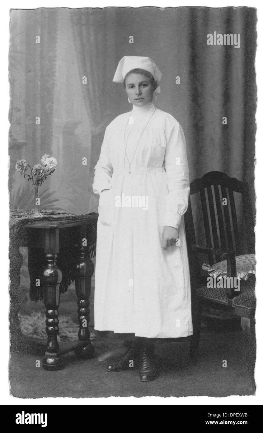 Joven enfermera, imagen histórica Foto de stock