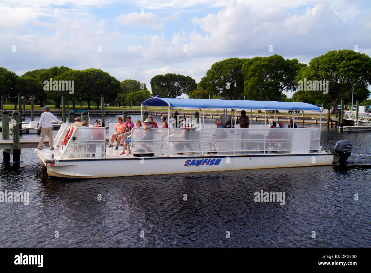 Miami Florida, Parque Nacional Everglades, Main Park Road, Flamingo, barco pontón, pasajeros jinetes, guía, puerto deportivo, FL131031041 Foto de stock