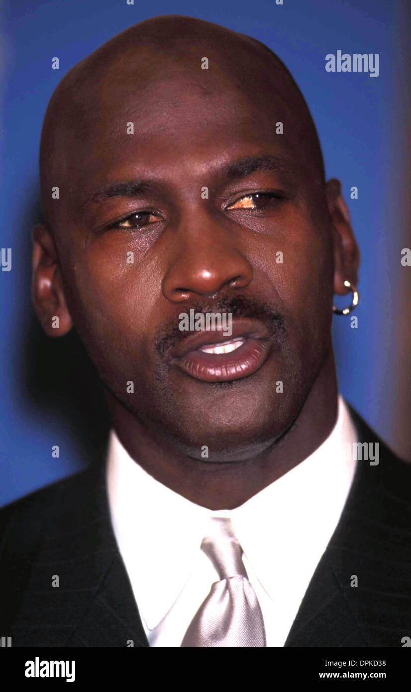Abril 11, 2006 - K16984AR.Michael Jordan lanza su nueva fragancia TIENDA  BIJAN JORDAN EN LA CIUDAD DE NUEVA YORK 10-22-1999. ANDREA RENAULT-  Fotos(Crédito Imagen: © Globe Photos/ZUMAPRESS.com Fotografía de stock -  Alamy