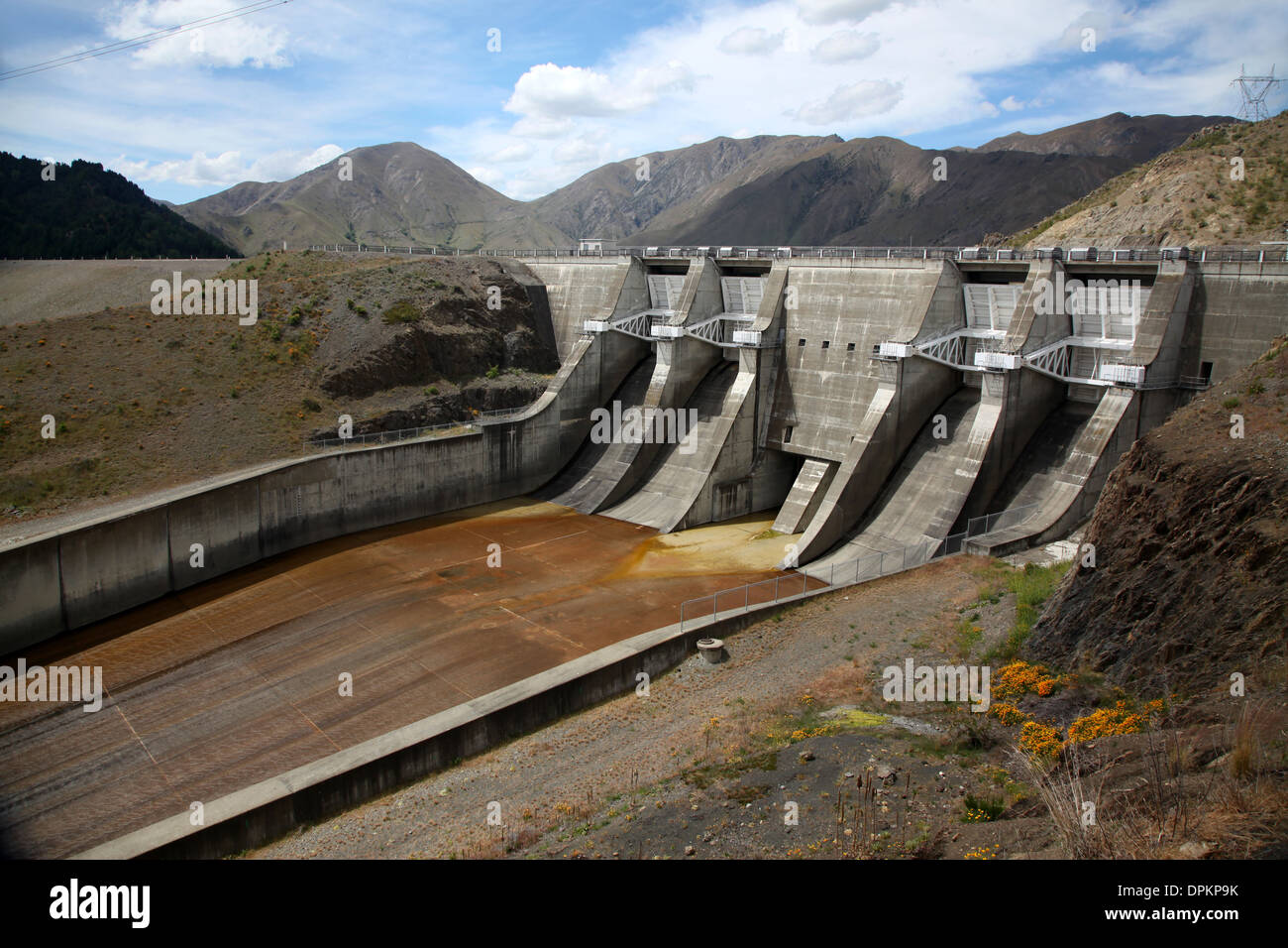 Una vista del vertedero de la represa de Benmore Foto de stock