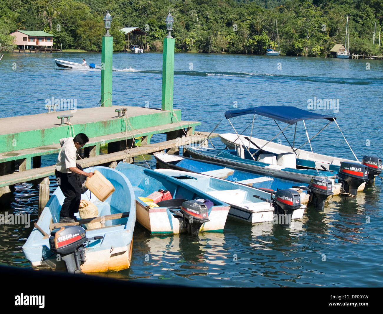 Rio Dulce Guatemala Boats In Fotos e Imágenes de stock Alamy