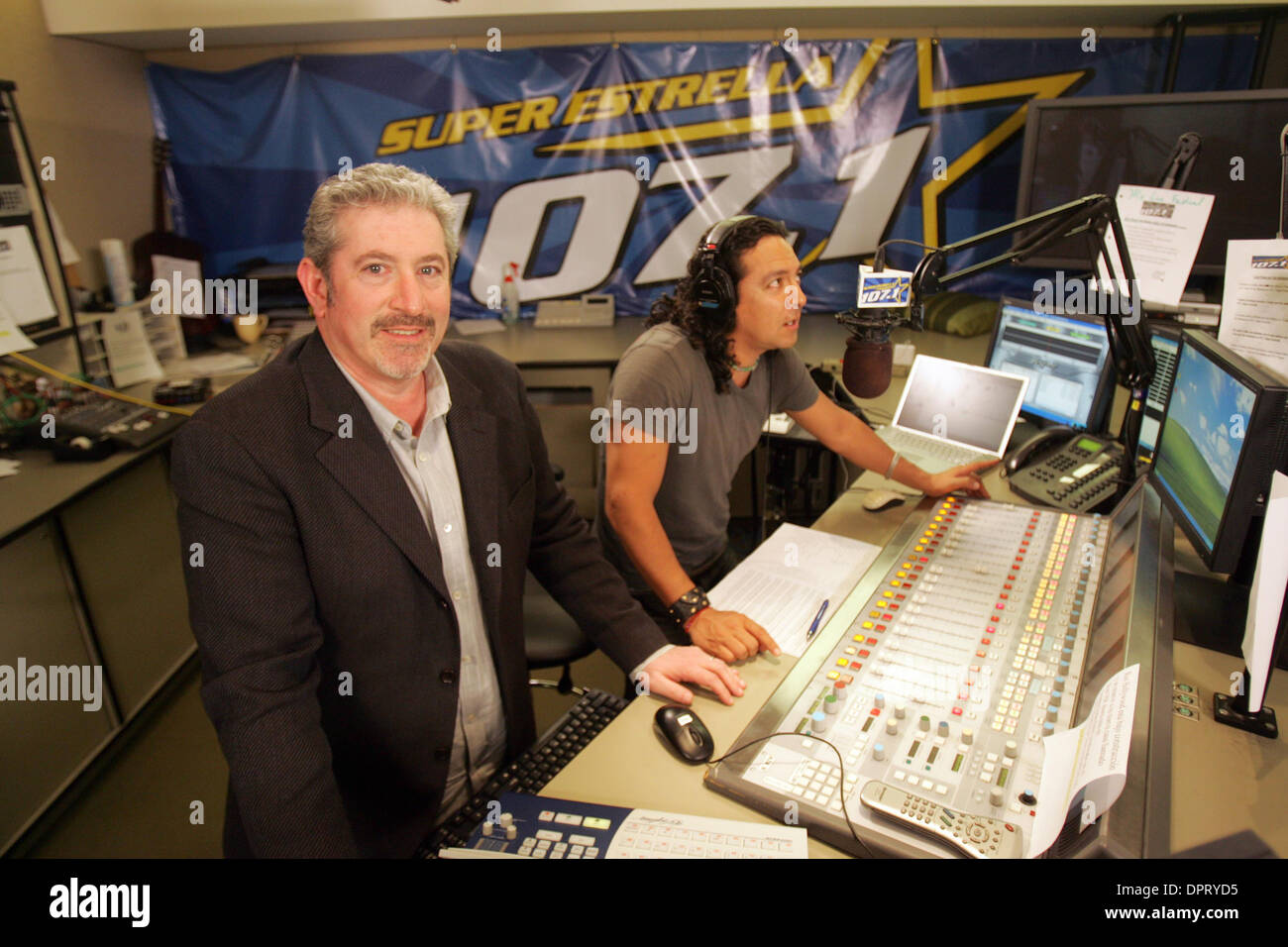 Feb 13, 2009 - Los Angeles, California, EE.UU. - JEFF LIEBERMAN, presidente  de la división de radio de Entravision Communications Corp, que posee tres  estaciones de radio en español en Los Ángeles