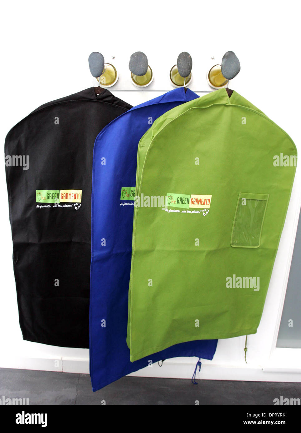 Bolsa impermeable fotografías e imágenes de alta resolución - Alamy