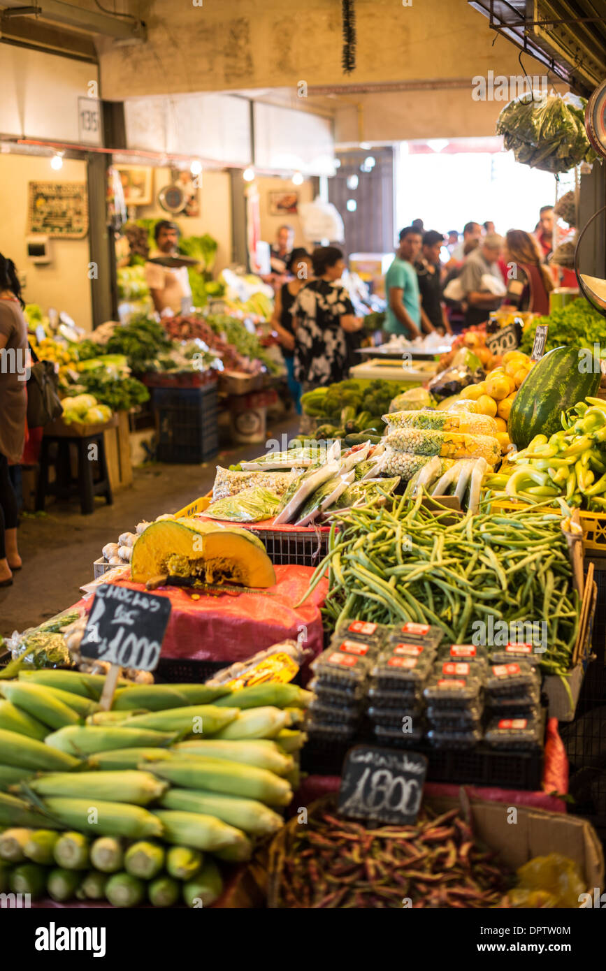 SANTIAGO, Chile en La Vega Mercado Central en el centro de Chile