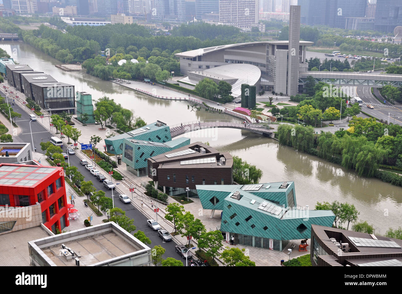 Vista sobre Yifei originalidad Street y el Museo de Ciencias y Tecnología - Shanghai, China Foto de stock