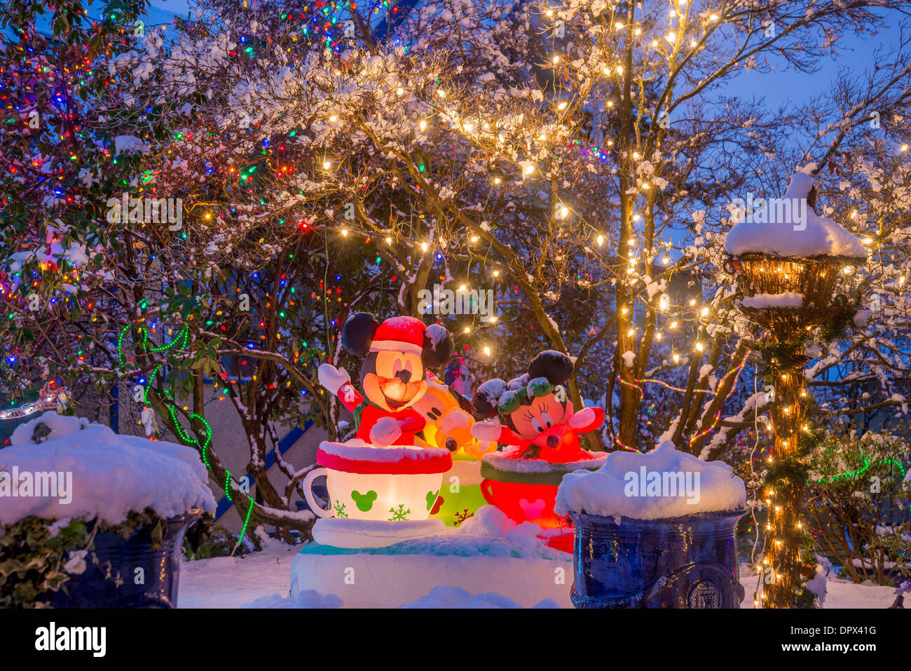 Mickey Mouse, Minnie y Goofy, Navidad, visualización Foto de stock