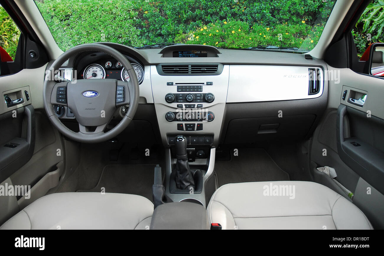 Mar 04, 2009 - Los Angeles, California, . - El nuevo Ford Focus 2009  SES es el pequeño coche que ofrece en una gran forma para clientes con la  economía de combustible