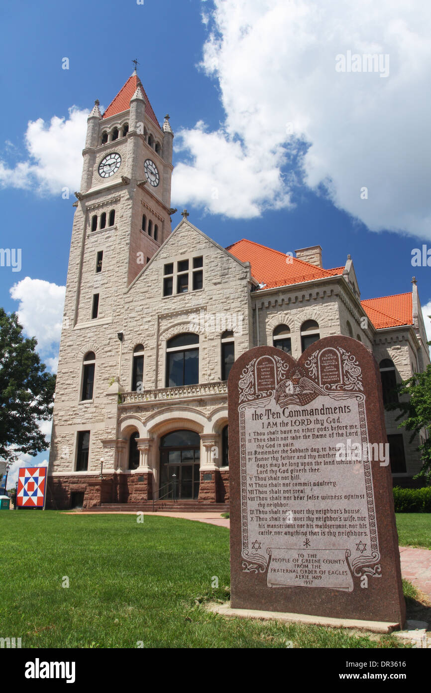 Diez Mandamientos monumento delante de Greene County Courthouse, Xenia