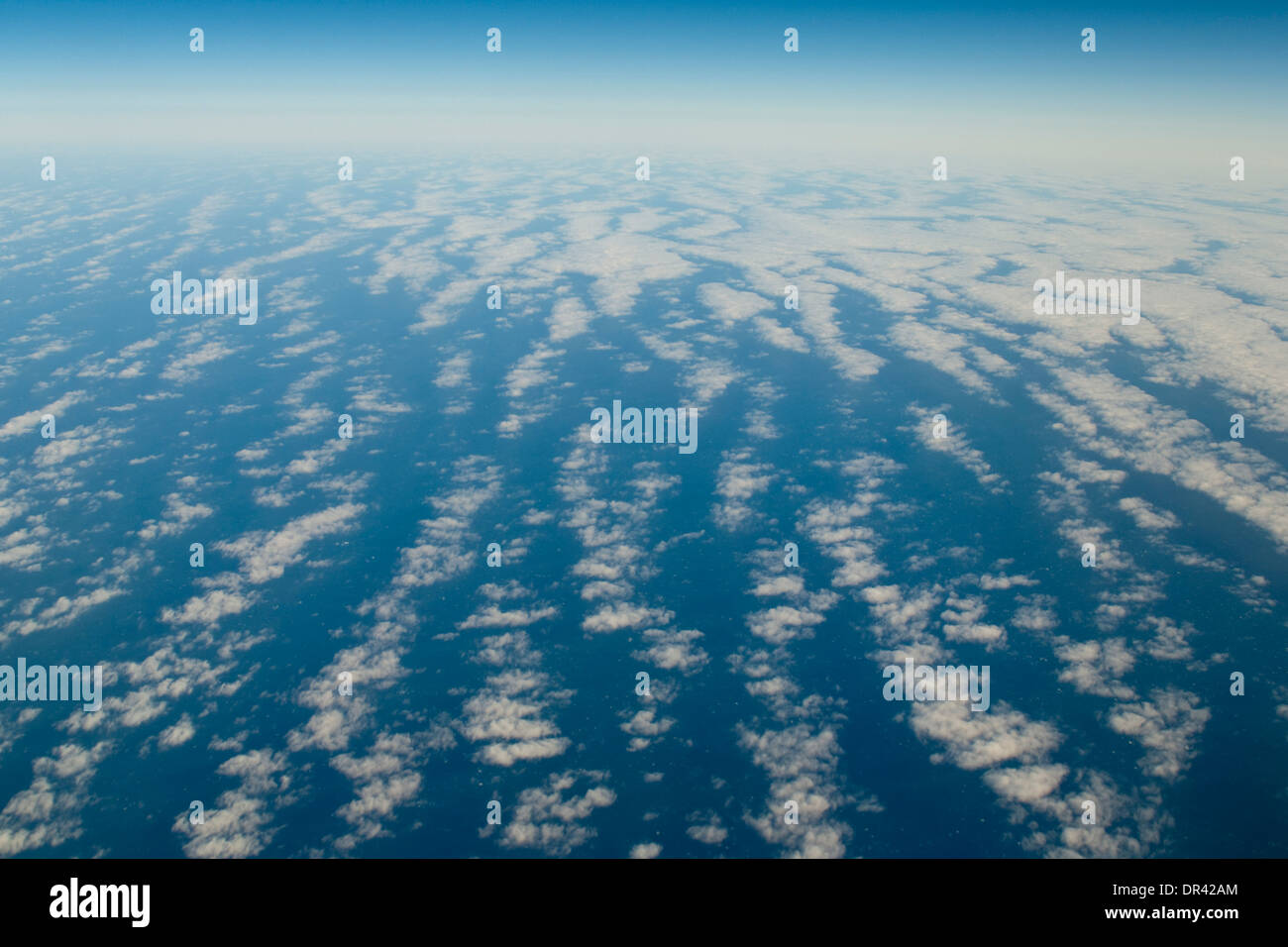 Stratus nubes sobre el Océano Pacífico Foto de stock