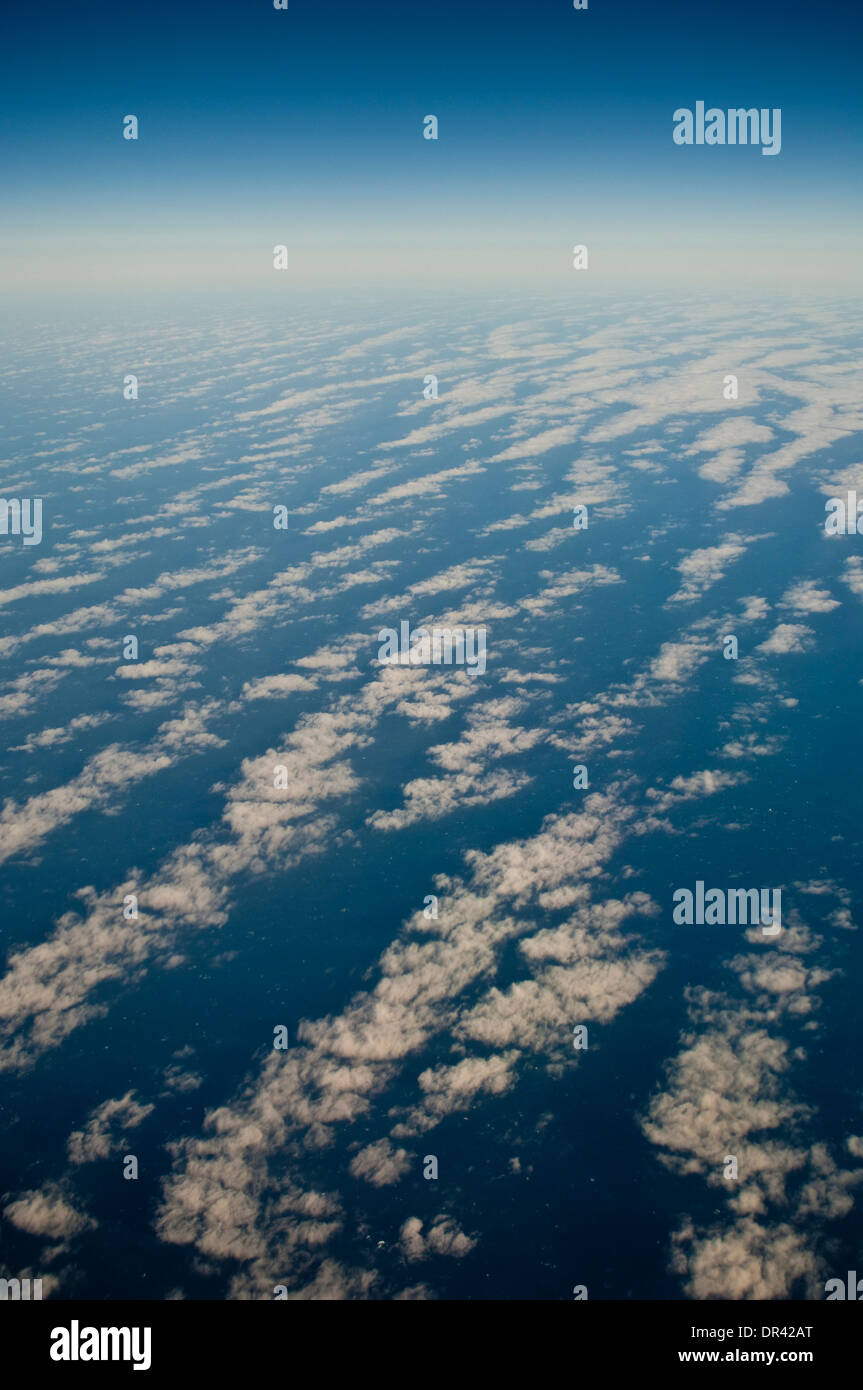 Stratus nubes sobre el Océano Pacífico Foto de stock