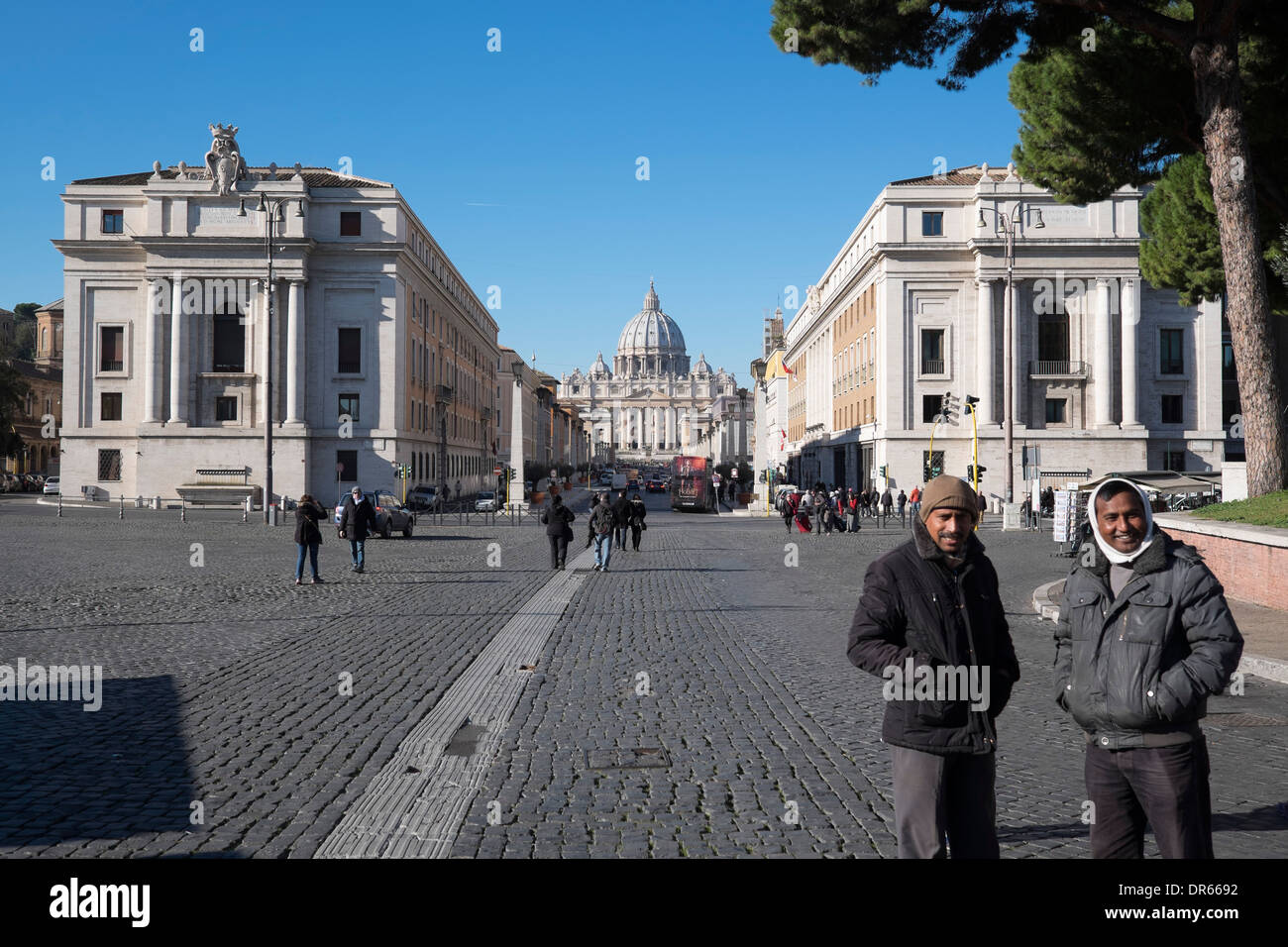 Vista del Vaticano desde el Castel Sant'Angelo (Castel San Angelo), Roma (Italia). Foto de stock