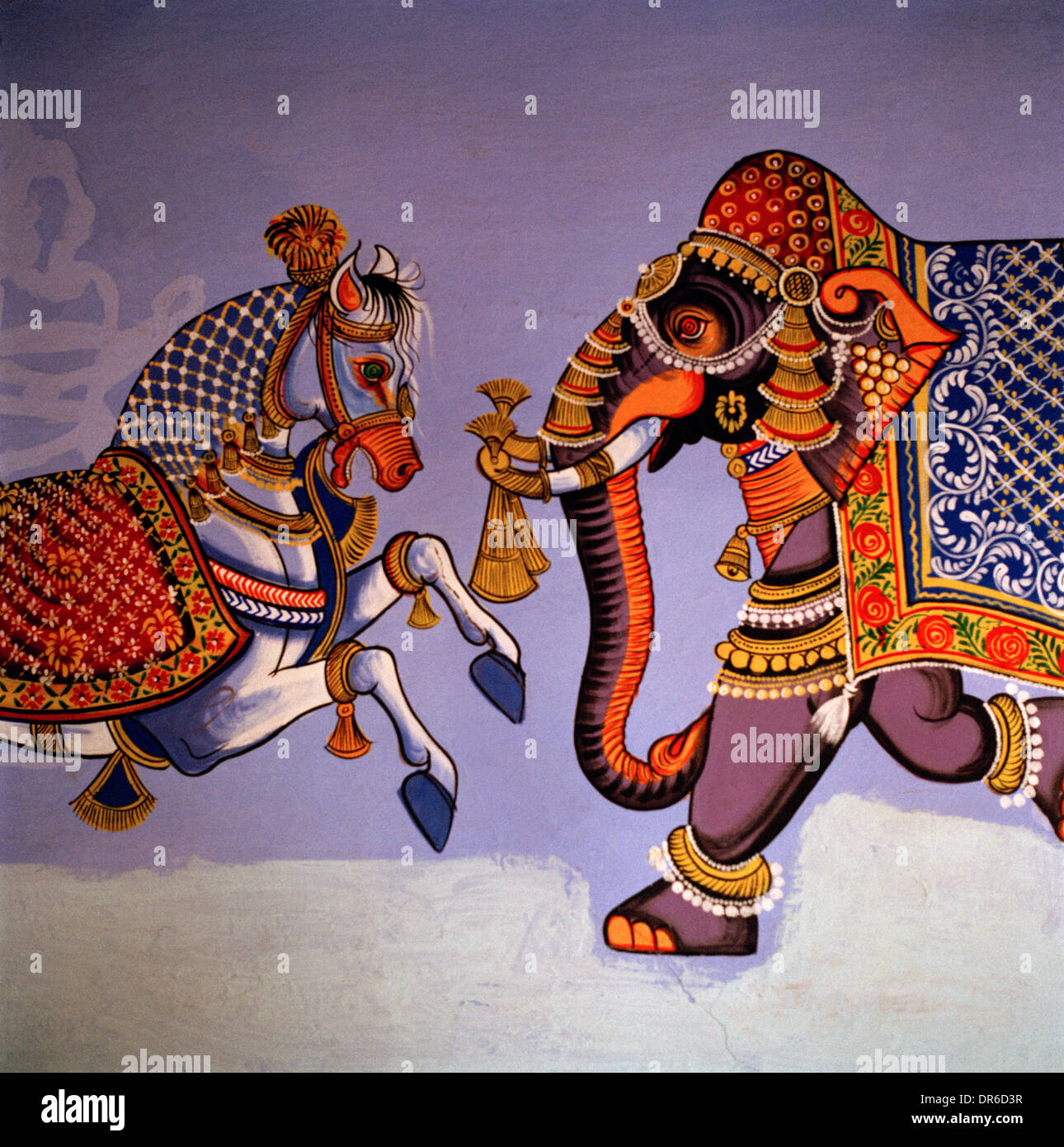 Arte Rajput en Ciudad Azul Brahmpur Brahmpuri Jodhpur en Rajasthan en la India en el sur de Asia. Calle graffiti urbano Elefante Caballo Hindú Wanderlust Travel Foto de stock