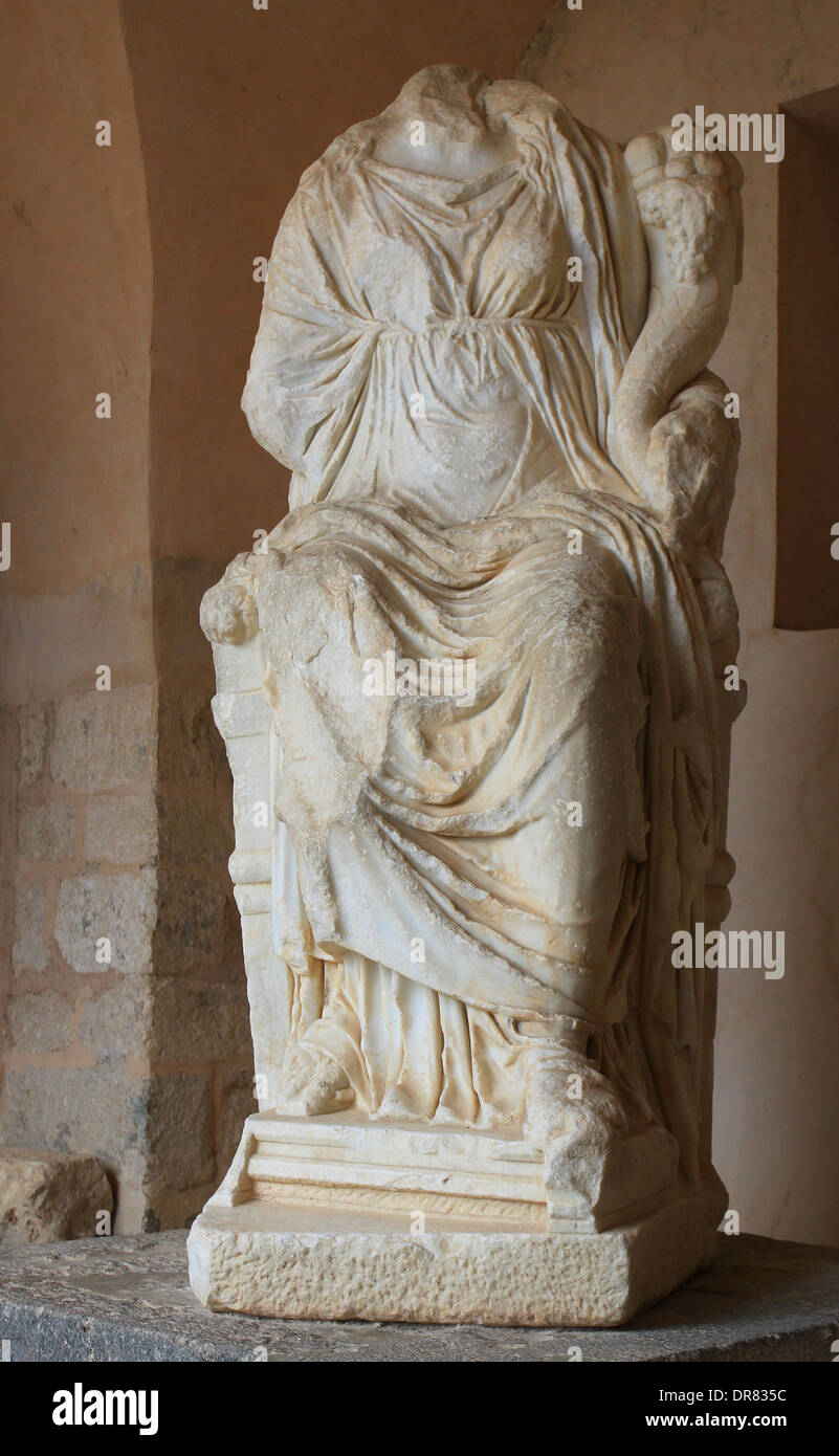 La diosa rubia Tyche exhibidos en Beit Al-Russan. El museo fue originalmente la casa del gobernador otomano. Umm Qais, Jordania Foto de stock