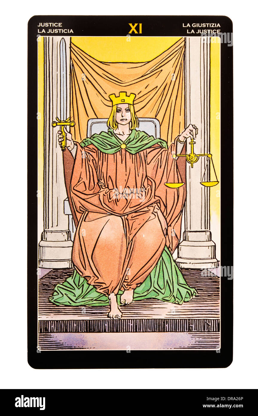 Justice tarot card Imágenes recortadas de stock - Alamy