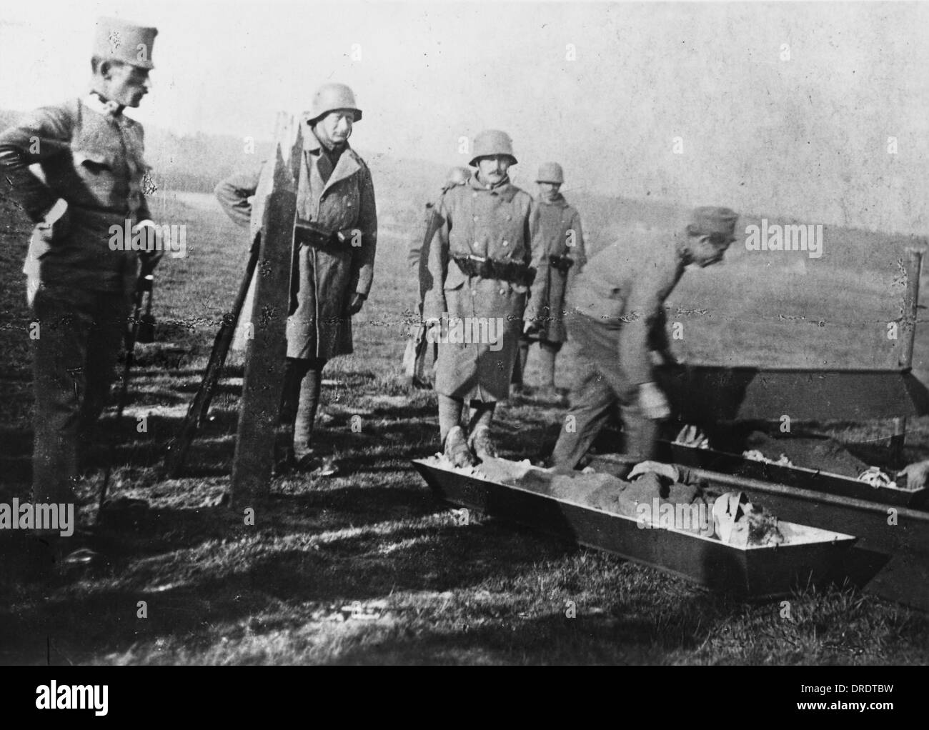 El entierro de amotinados Checa 1918 Foto de stock