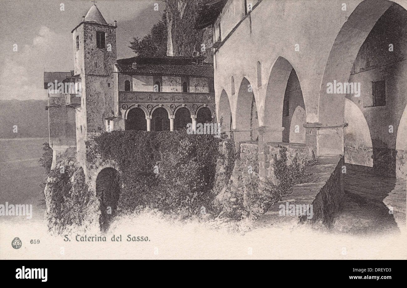 La capilla de Santa Caterina del Sasso. Foto de stock