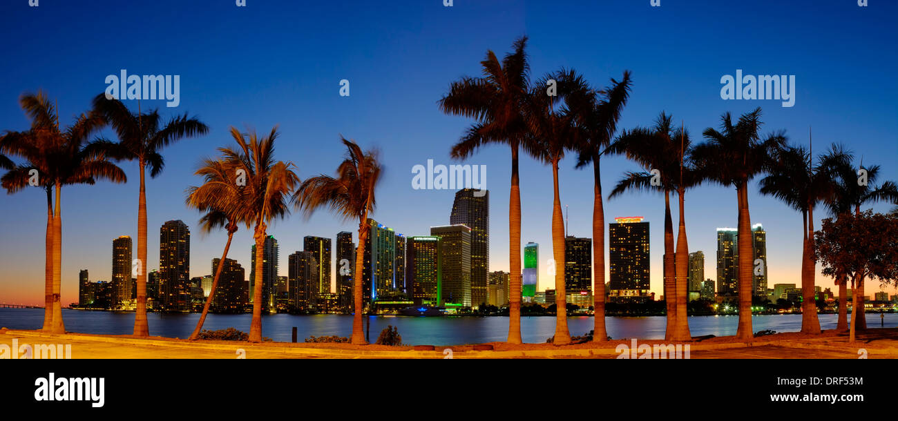 Horizonte financiero de Miami, Florida, EE.UU. Foto de stock