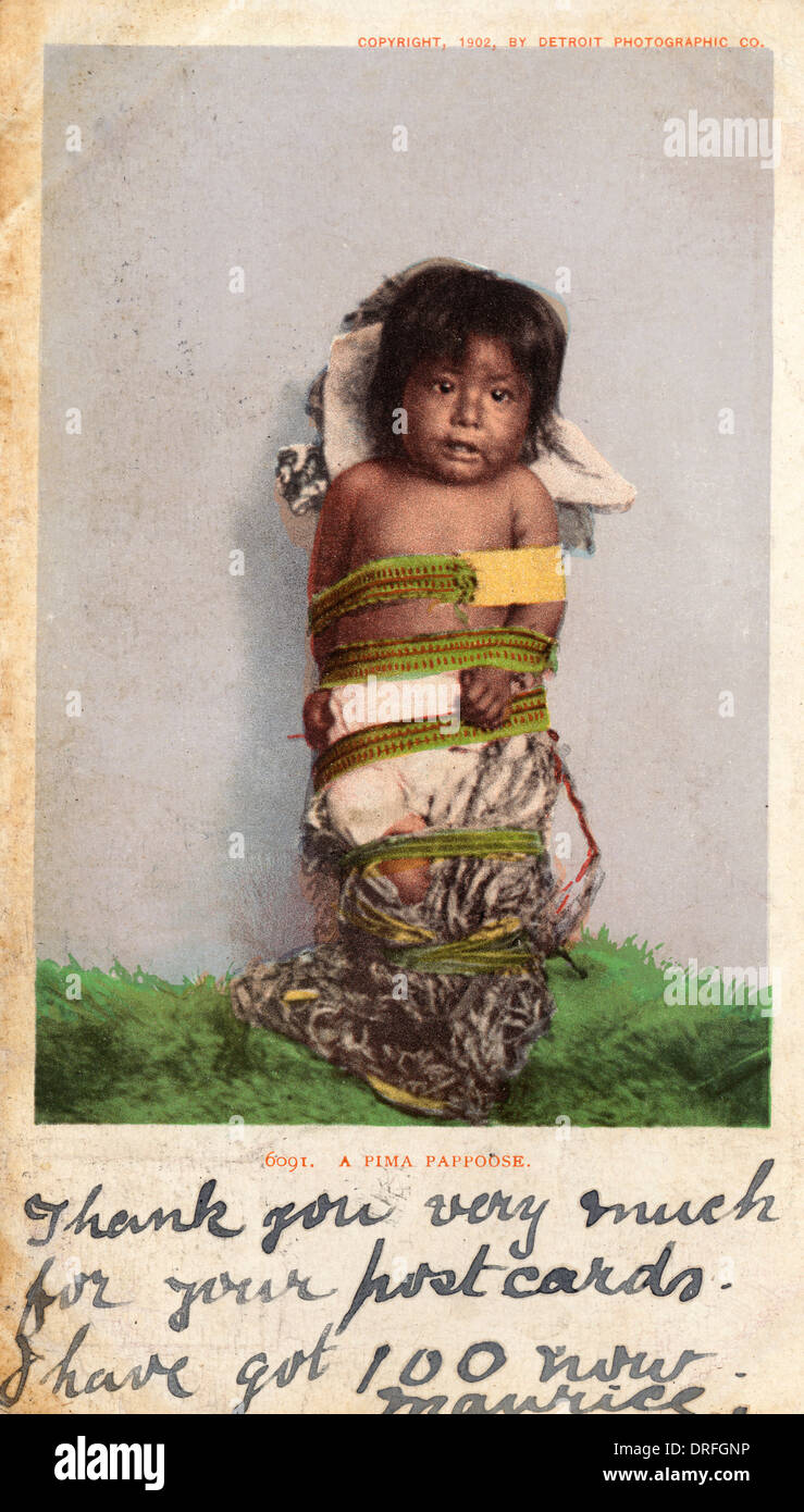 Bebé en un indio Pima Pappoose Foto de stock