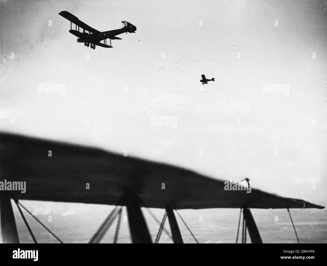 Handley Page bombardero británico y Bristol fighter Foto de stock