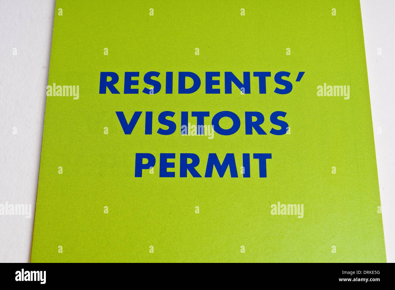 Permiso de estacionamiento de visitantes residentes folleto, London Borough of Richmond upon Thames, Inglaterra, Reino Unido. Foto de stock