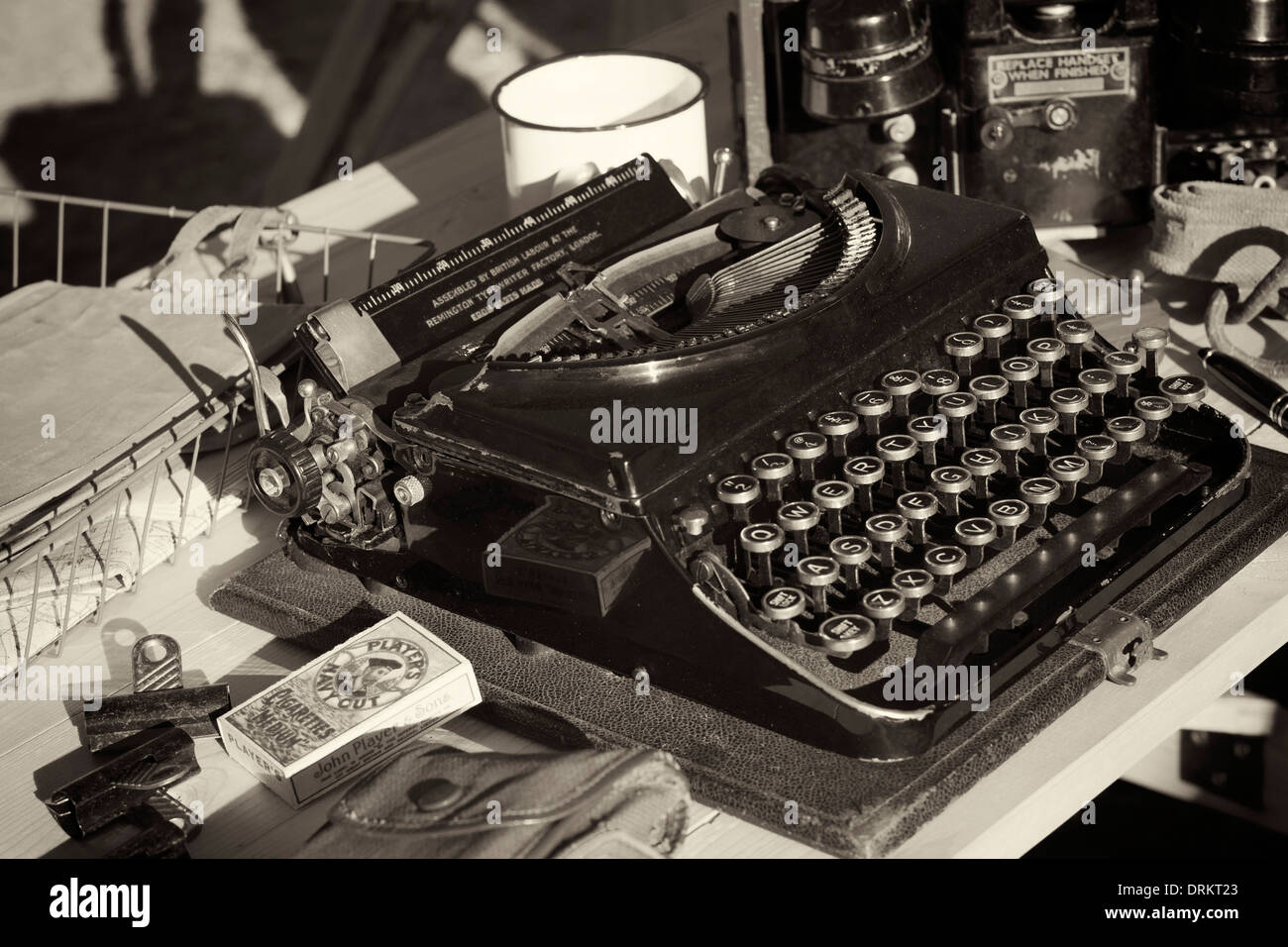 Máquina de escribir remington viejo fotografías e imágenes de alta  resolución - Alamy