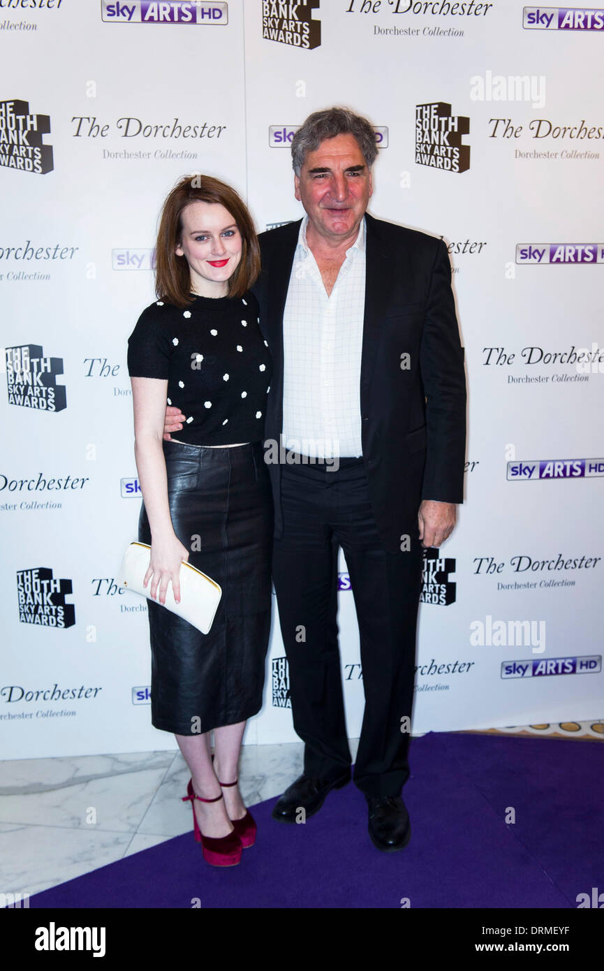 Sophie McShera y Jim Carter en el South Bank Sky Arts awards en Dorchester Hotel el 27 de enero de 2014 en Londres, Inglaterra. Foto de stock