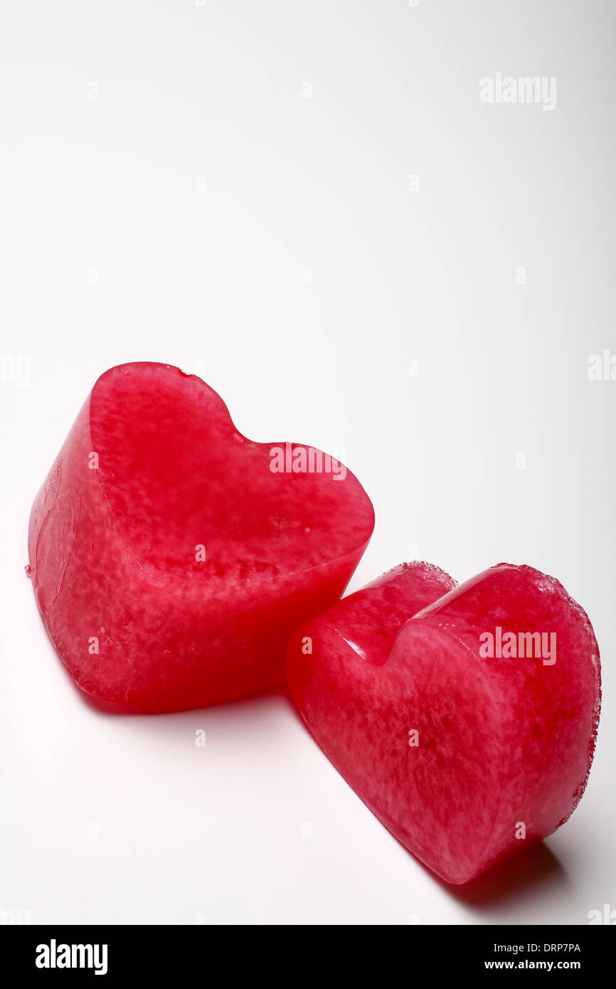 Corazones rojos pegatinas textura, fondo blanco Fotografía de stock - Alamy