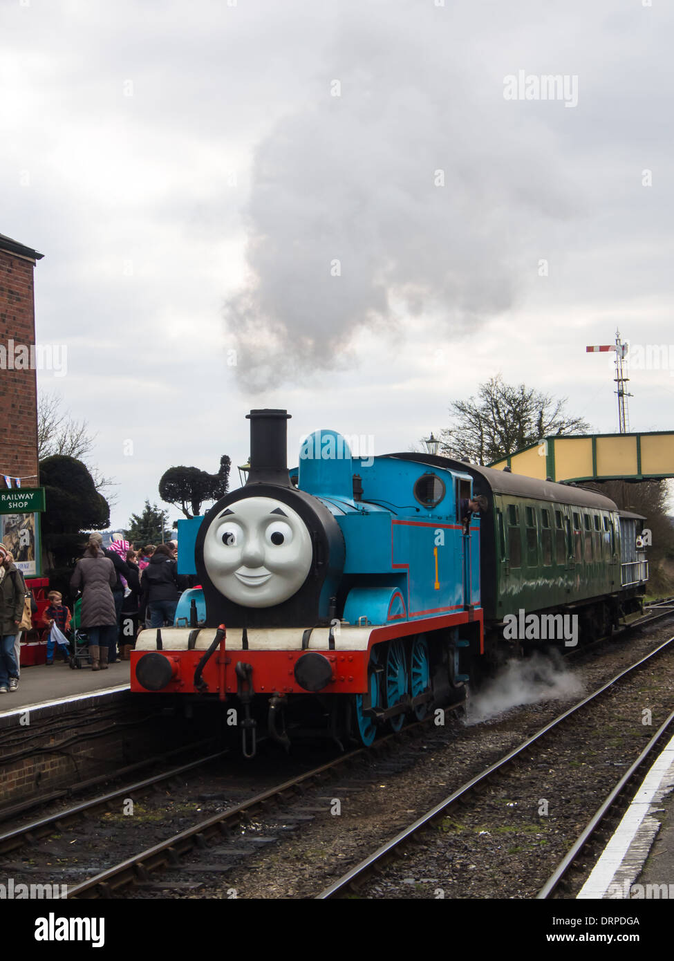 Thomas el motor del tanque en la mitad de la línea ferroviaria Hants 'Berro' durante un 'Días con Thomas' caso Foto de stock