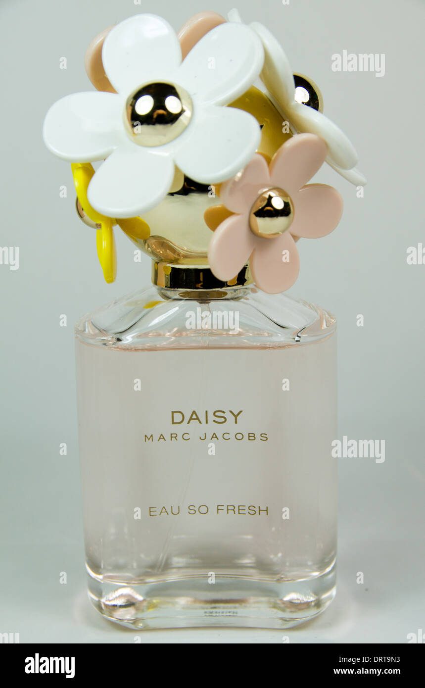 Botella de Perfume de Margarita Fotografía de stock - Alamy