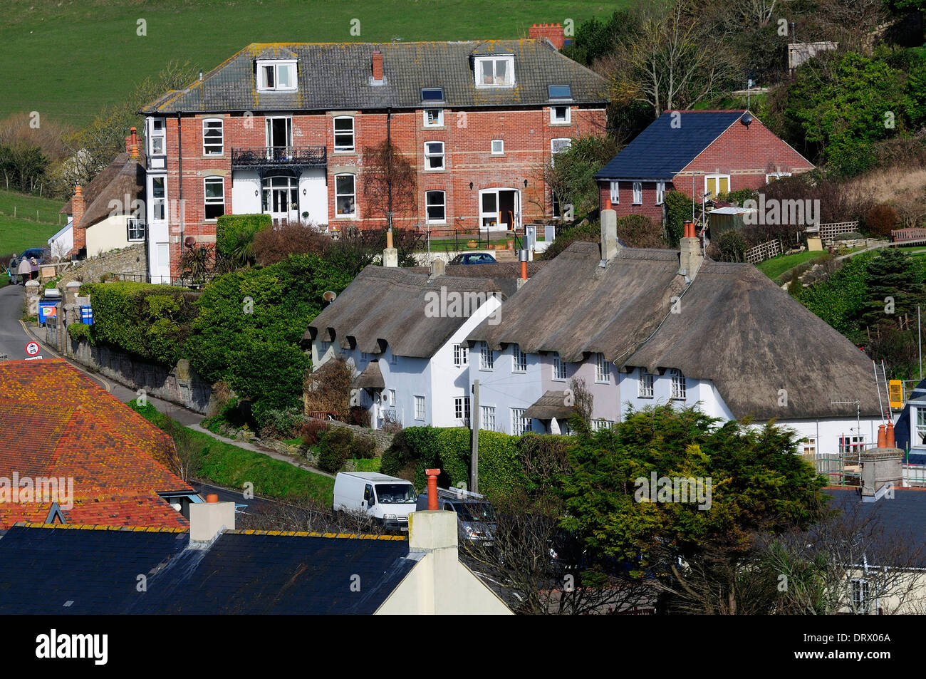Una vista de la Villa de West Lulworth Dorset UK Foto de stock