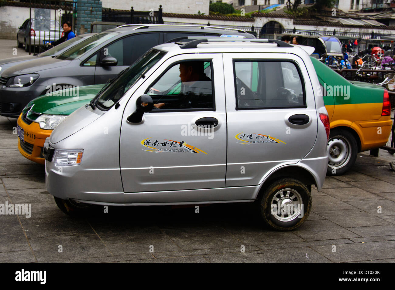 Coche de tres ruedas fotografías e imágenes de alta resolución Alamy