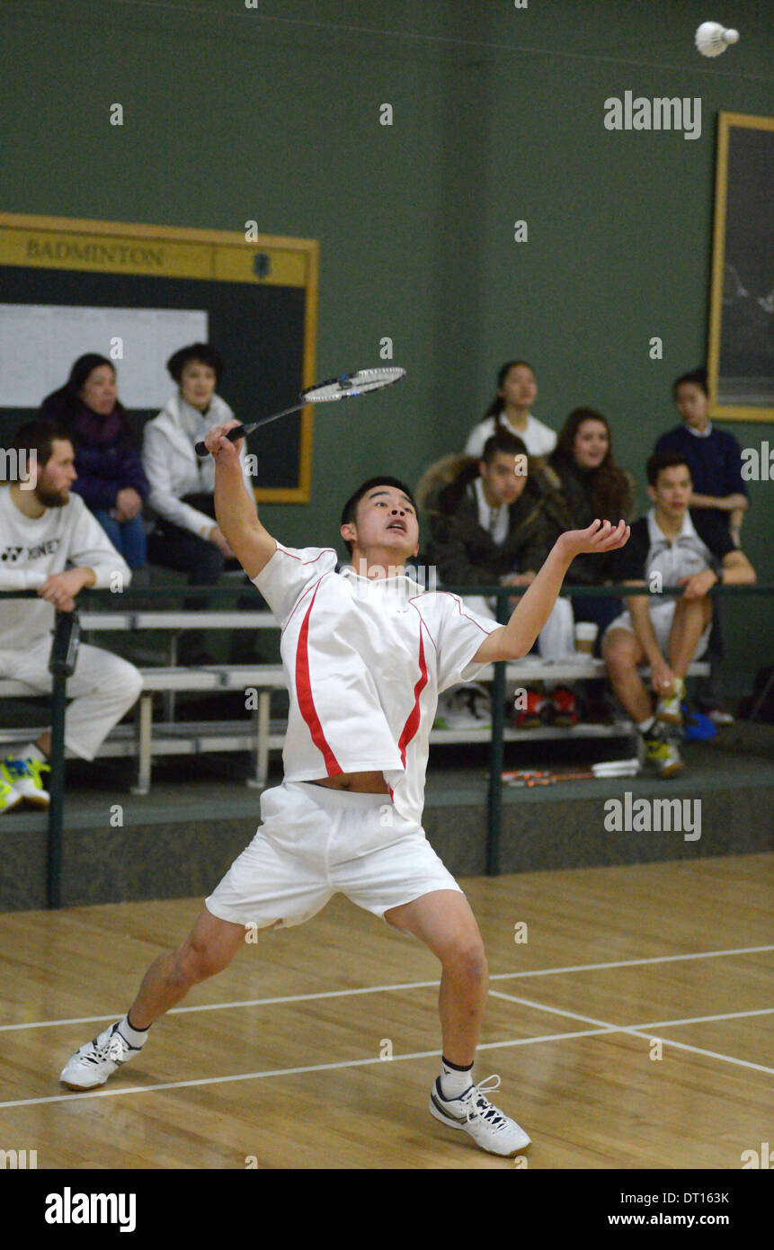 Vancouver, Canadá. 5 Feb, 2014. Duncan Yao de Canadá compite durante el 2014 Yonex campeonatos de bádminton de Canadá en Vancouver, Canadá, el 5 de febrero de 2014. Los cinco días de Open Championships, atrajo a los mejores jugadores de Canadá, Estados Unidos y otros países y regiones. Crédito: Sergei Bachlakov/Xinhua/Alamy Live News Foto de stock