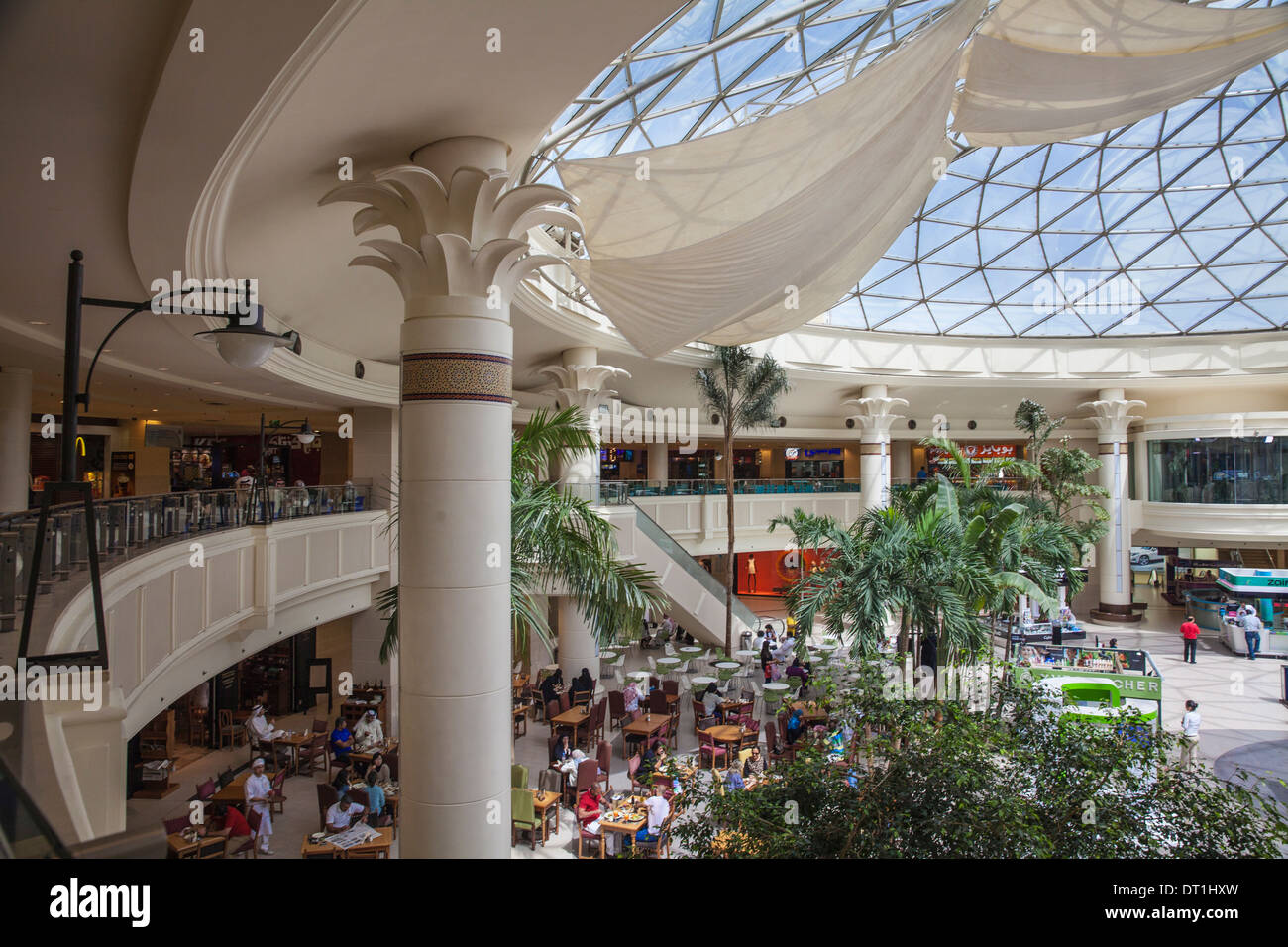 El centro comercial Marina Mall, en la ciudad de Kuwait, Kuwait, Oriente  Medio Fotografía de stock - Alamy