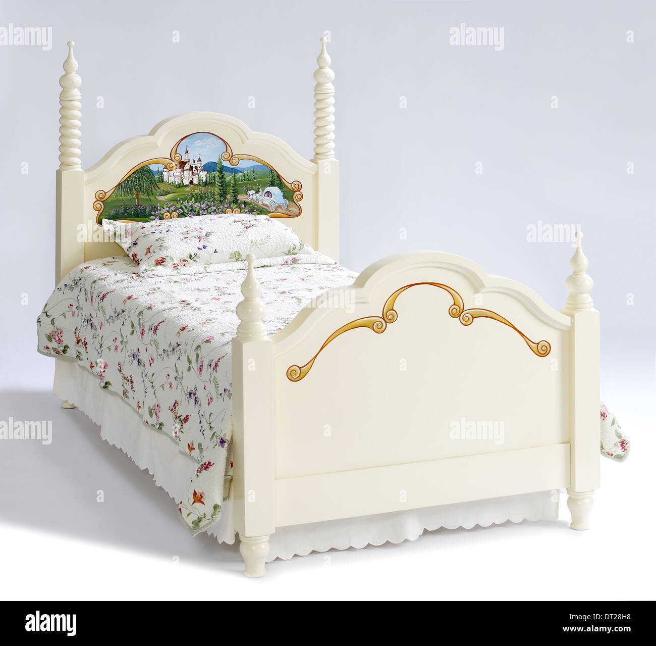 Una princesa themed cama para una niña Fotografía de stock - Alamy