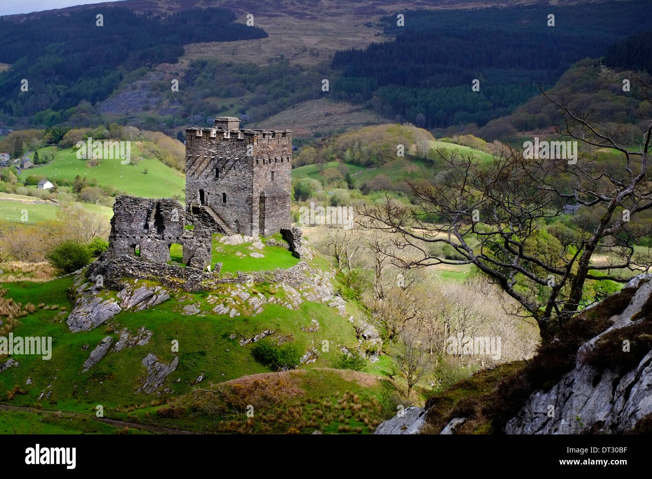 Dolwyddelan Castle, el Parque Nacional de Snowdonia, Gales del Norte Foto de stock