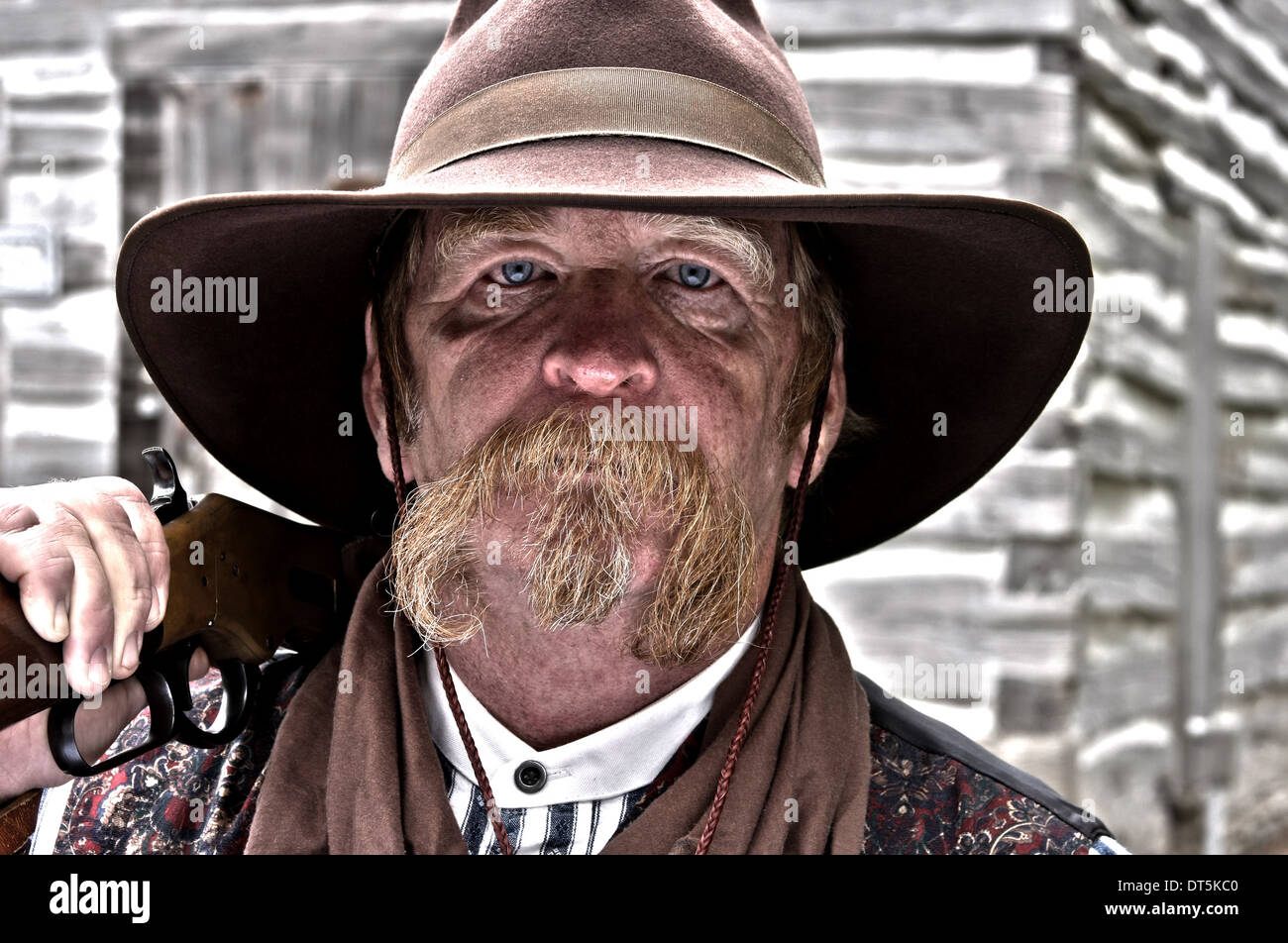 Viejo vaquero del oeste fotografías e imágenes de alta resolución - Alamy