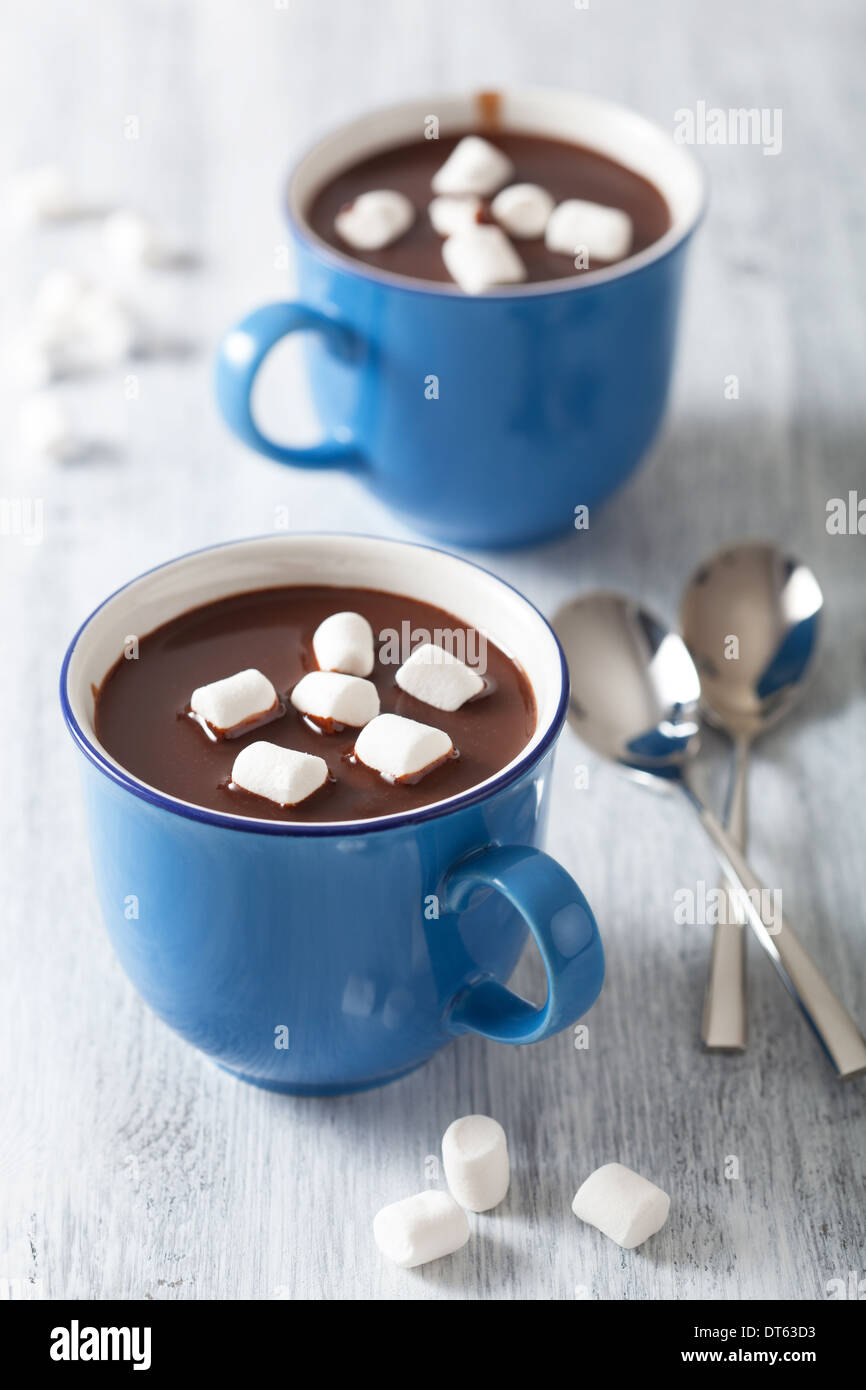 Chocolate caliente con malvaviscos mini Foto de stock