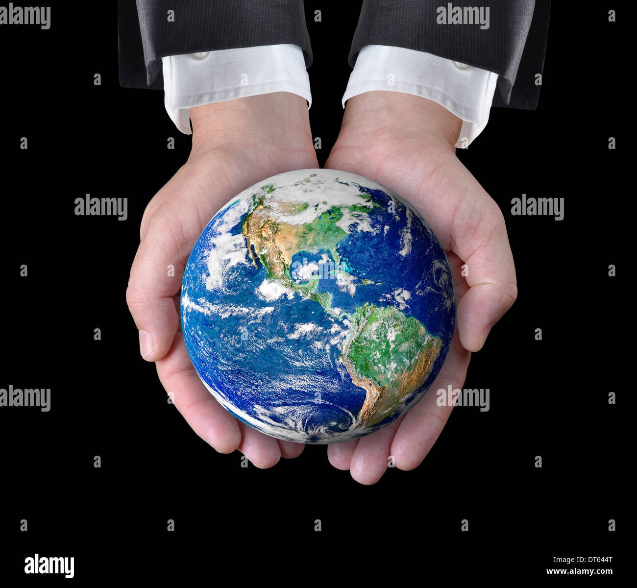 Hombre sujetando un globo terráqueo en sus manos. Los elementos de esta  imagen proporcionada por la NASA Fotografía de stock - Alamy