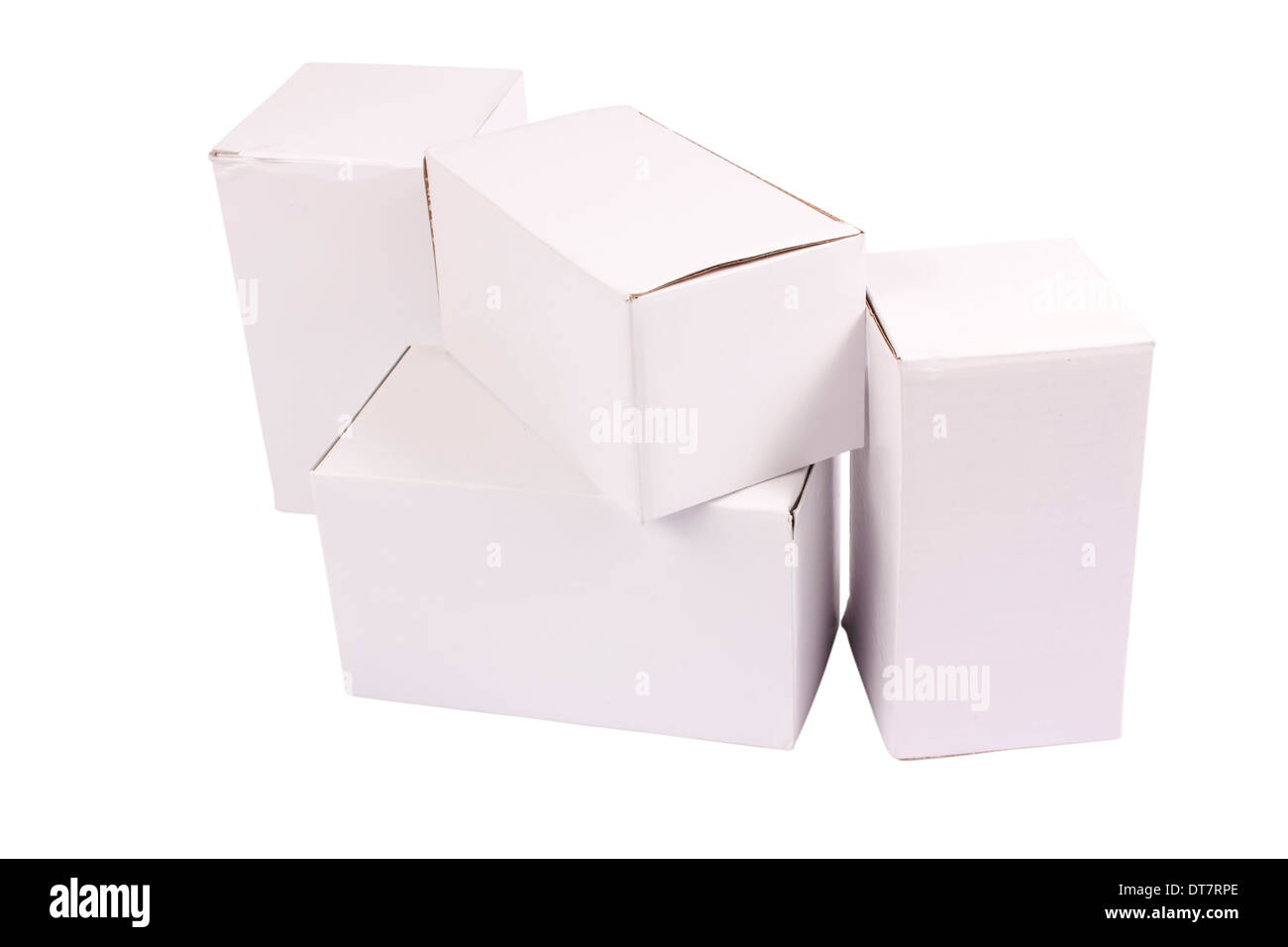 Algunos envases de cartón cerrado aislado sobre fondo blanco. Foto de stock