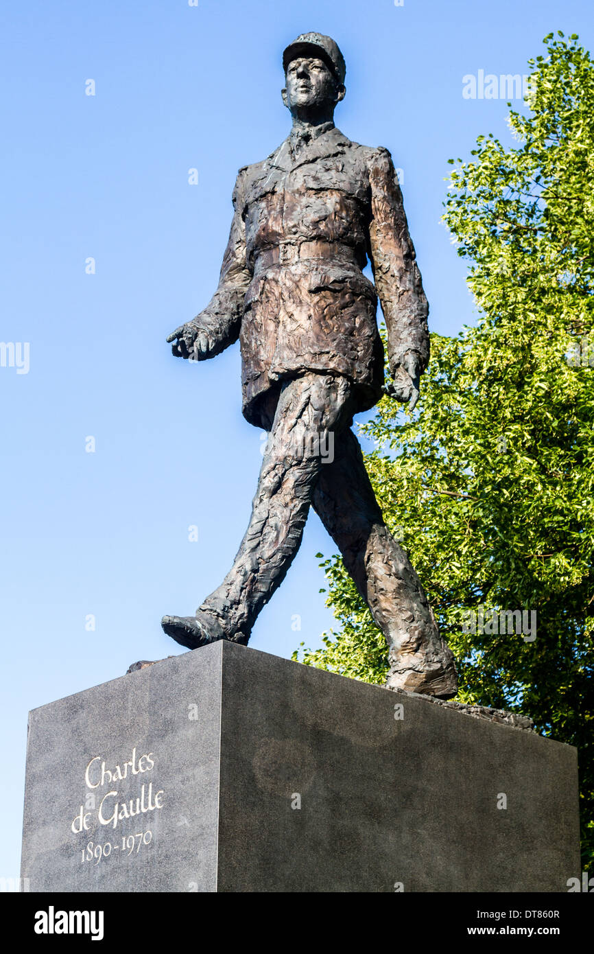 Charles de Gaulle estatua en Varsovia Foto de stock