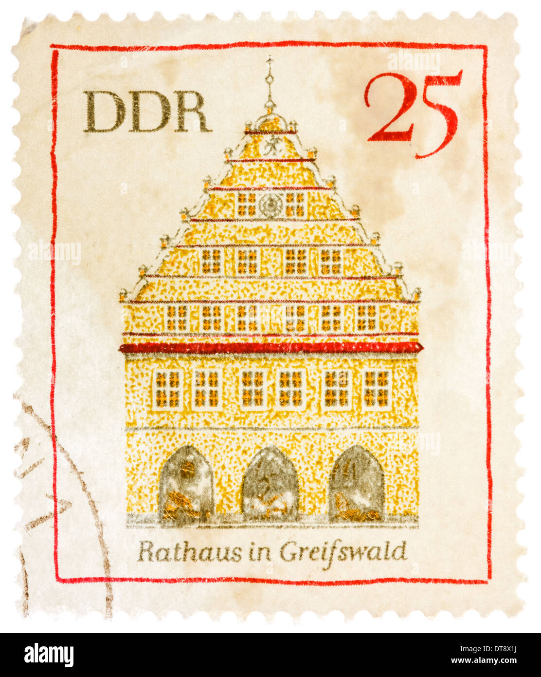 Rda- circa 1974: un sello impreso en la República Democrática Alemana (Alemania Oriental) muestra Greifswald ayuntamiento, circa 1974 Foto de stock